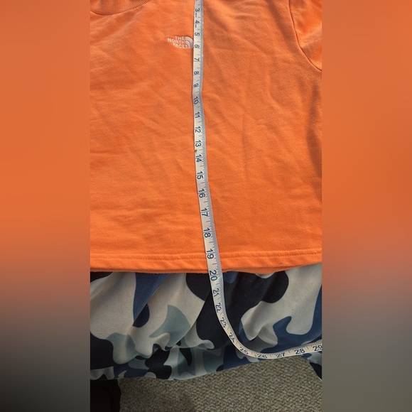 The North Face Women’s Cropped Sweatshirt - Picture 3 of 5